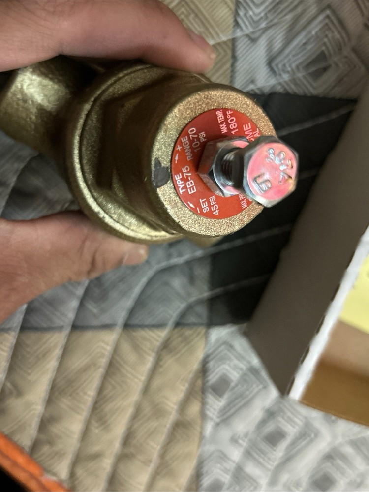 Cash Acme 3/4 Inch EB75 FPT x FPT Pressure Regulator Valve (PRV), 45 PSI, 230...