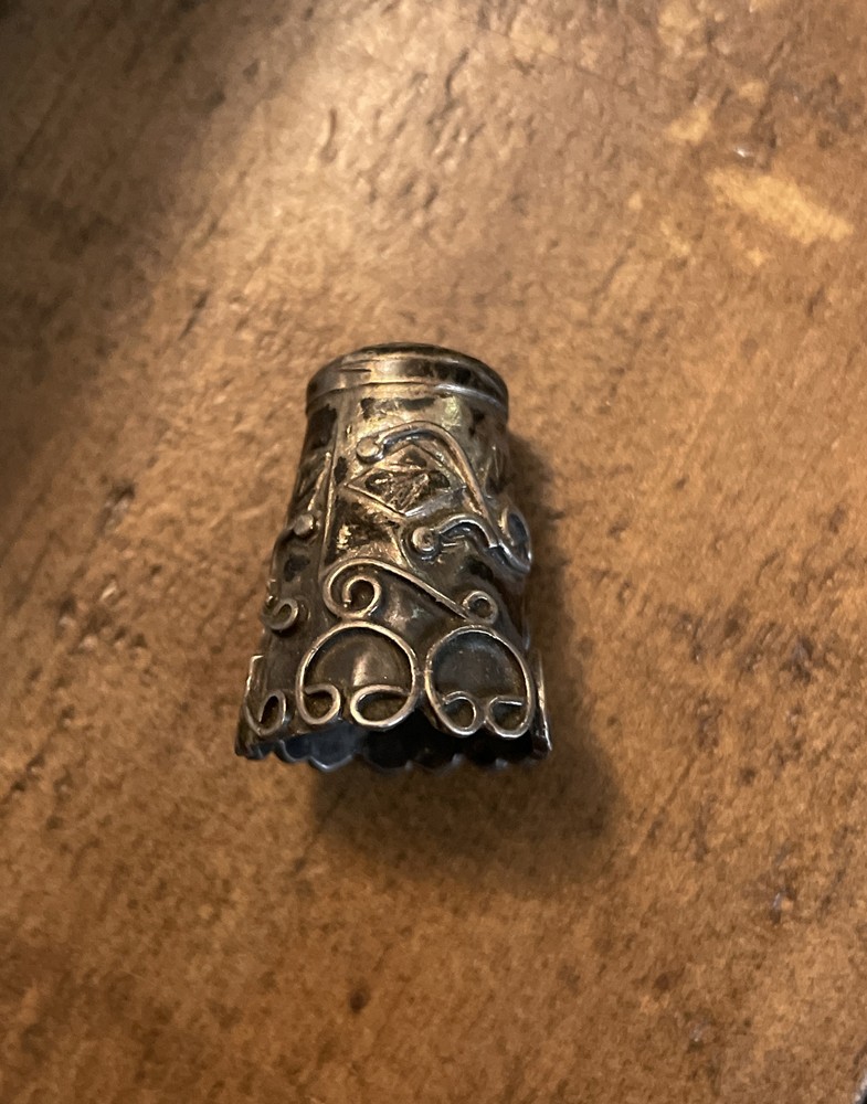 Heavily Patterned Scene Design THIMBLE Sterling Silver