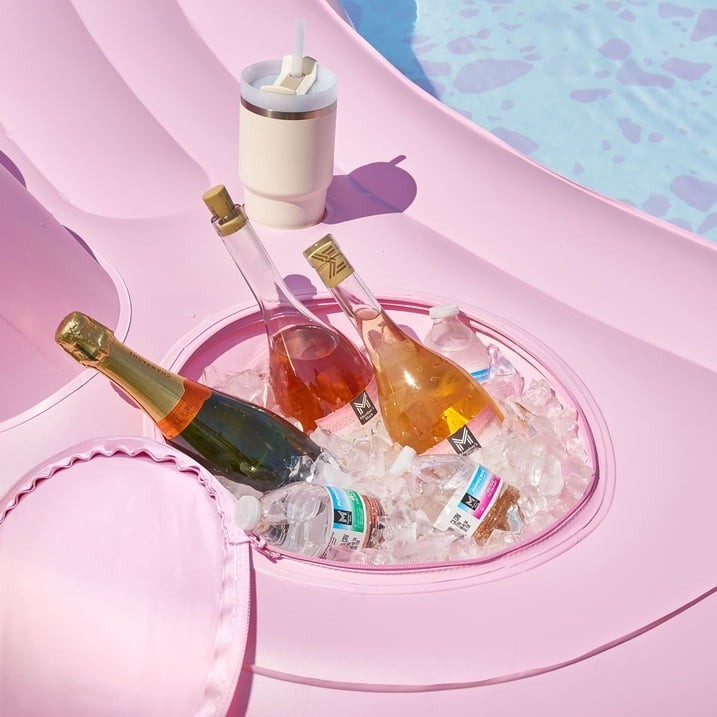 OVERSIZED INFLATABLE SOFA POOL