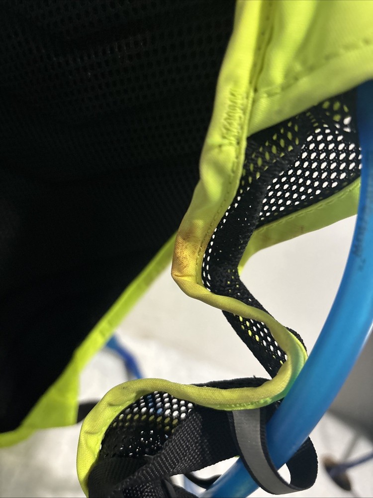 CamelBak Yellow Backpack Hydration Pack 2L Marks