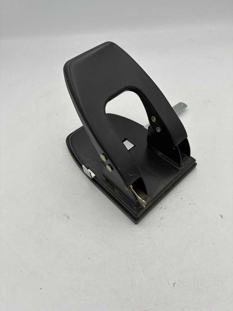 Heavy-Duty 2 Hole Punch 20 Sheets