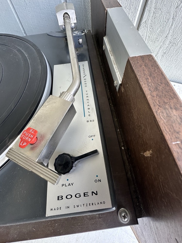 BOGEN B62 TURNTABLE (Read)