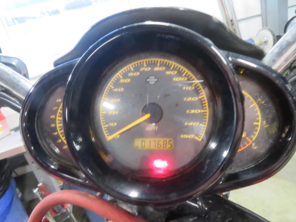 EB1395 2007 07 HARLEY VROD NIGHTROD VRSCD CLUSTER SPEEDOMETER