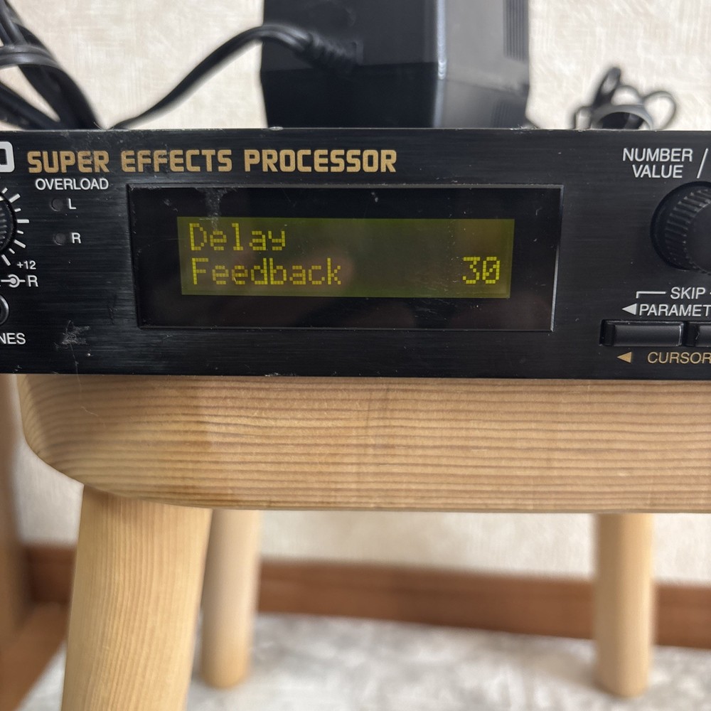 BOSS Pro SE-70 Super Effects Processor 100V