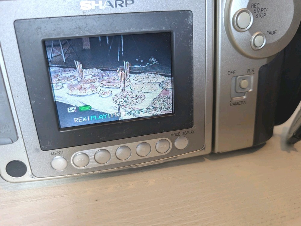 Sharp Viewcam VL-E630S camcorder Video recorder with extras– Tested working