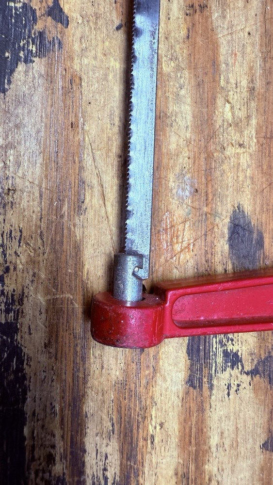 Compact Hacksaw (Red)