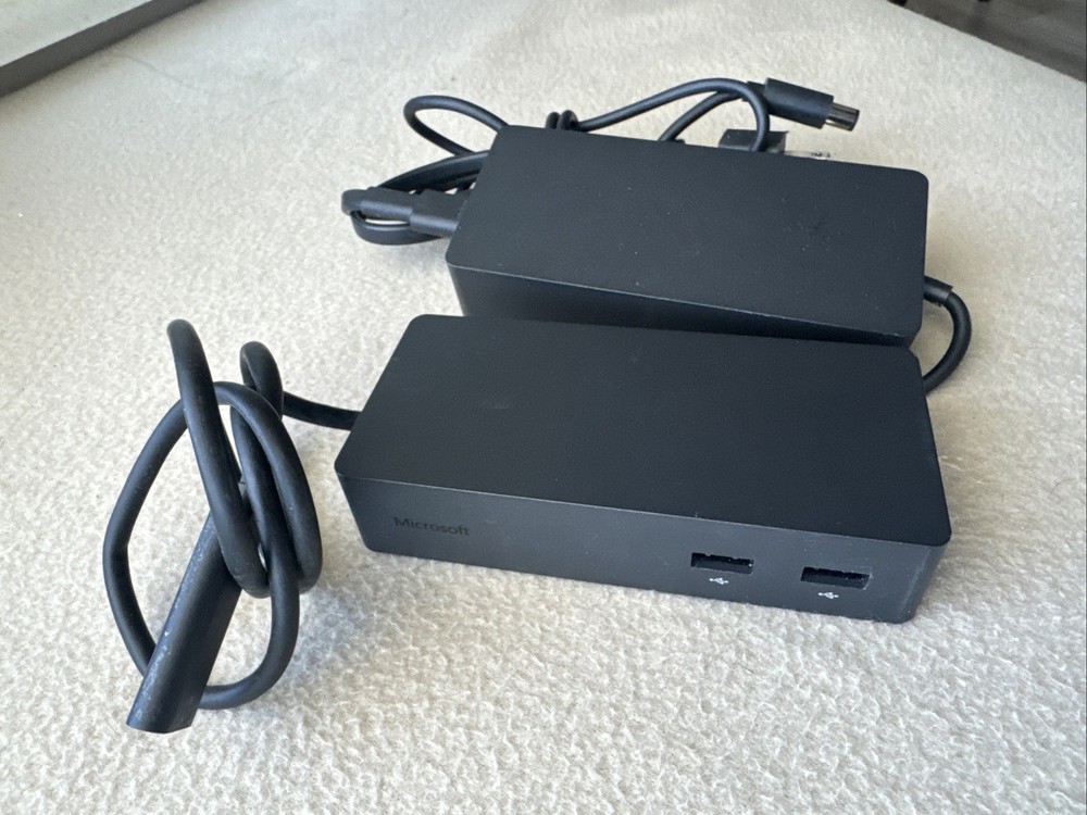 Microsoft Surface Docking Station Model 1661 with AC Adapter