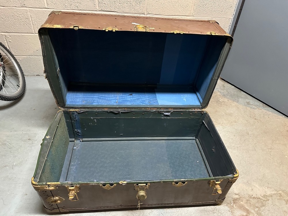 vintage steamer trunks chests