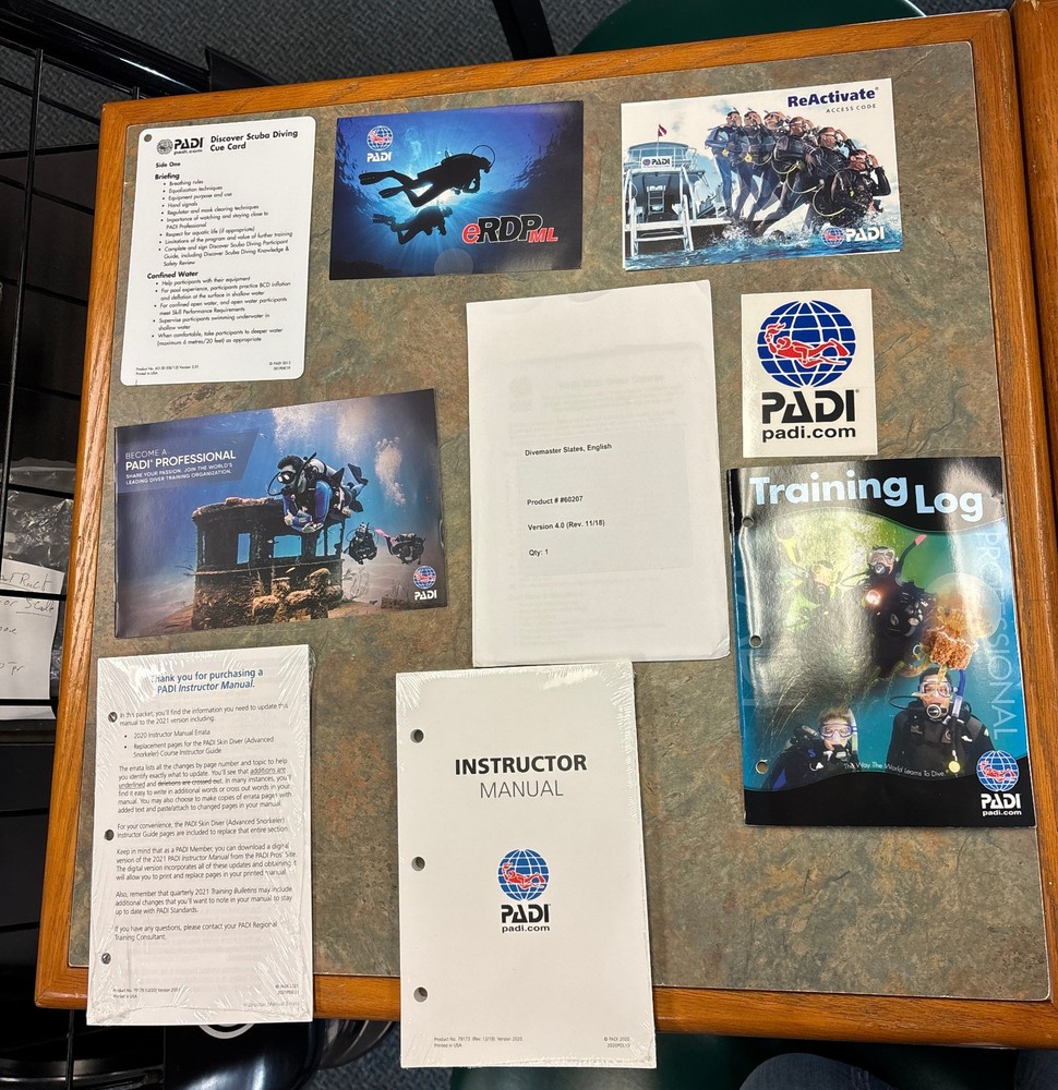 PADI Divemaster Crewpack