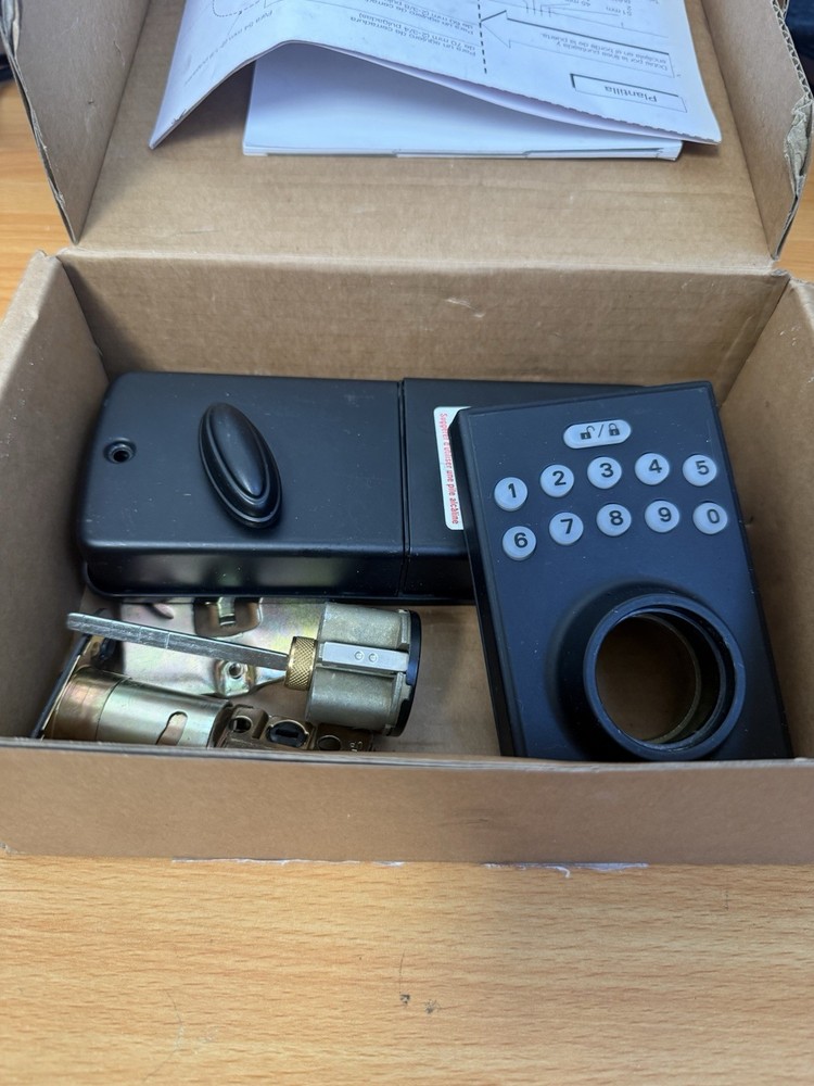 Amazon Basics Electronic Keypad B07J4HXTWJ