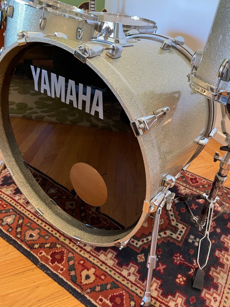 Yamaha Maple Custom Absolute Silver Sparkle Kit