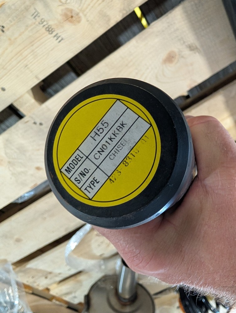 New CHISEL MOIL POINT 423-8310-01 H55 (Z3C)