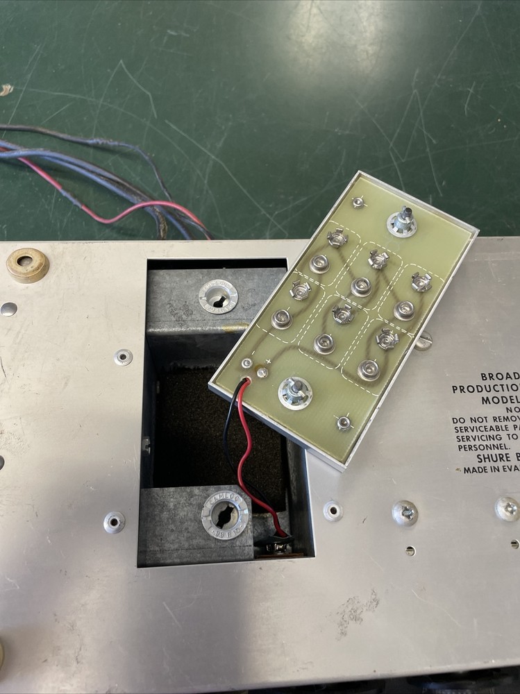 SHURE BROADCAST PRODUCTION MASTER MODEL M675 MICROPHONE MIXER UNTESTED