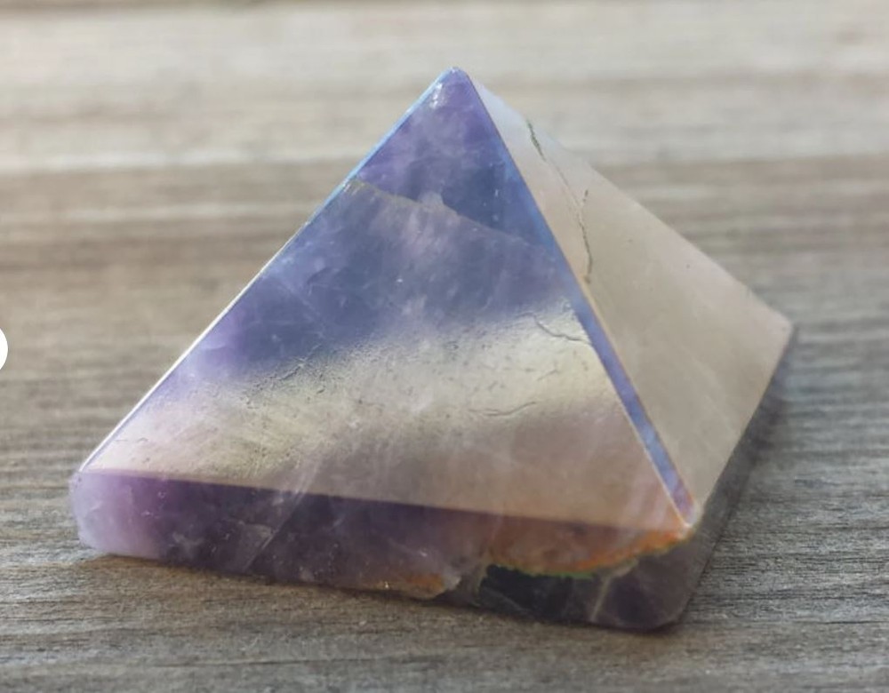 NATURAL AMETHYST SMALL GEMSTONE PYRAMID 20-22mm