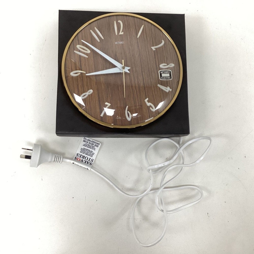 Mematic Vintage Woodgrain Kitchen Wall Clock
