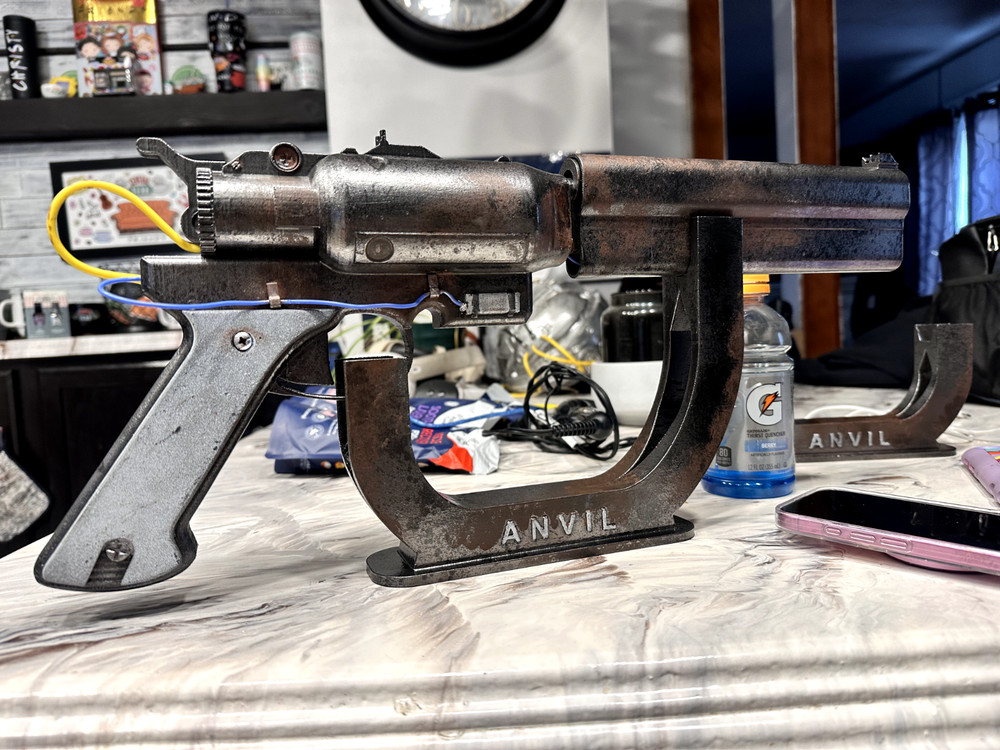 Arc Raiders Anvil prop replica complete with display stand & forge Print