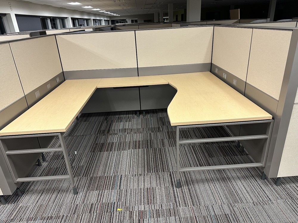 NICE HERMAN MILLER 6'X8' OFFICE CUBICLES WORKSTATIONS