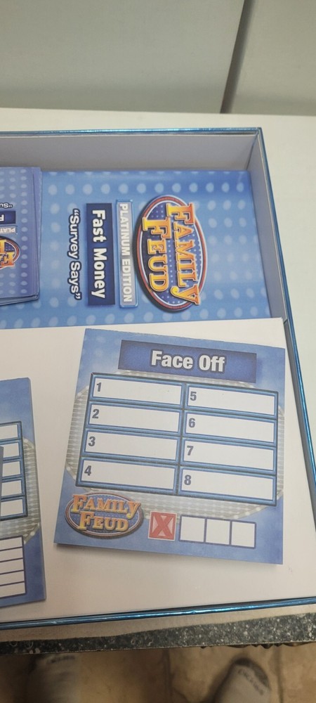 Family Feud Platinum Edition board game ( Complete)