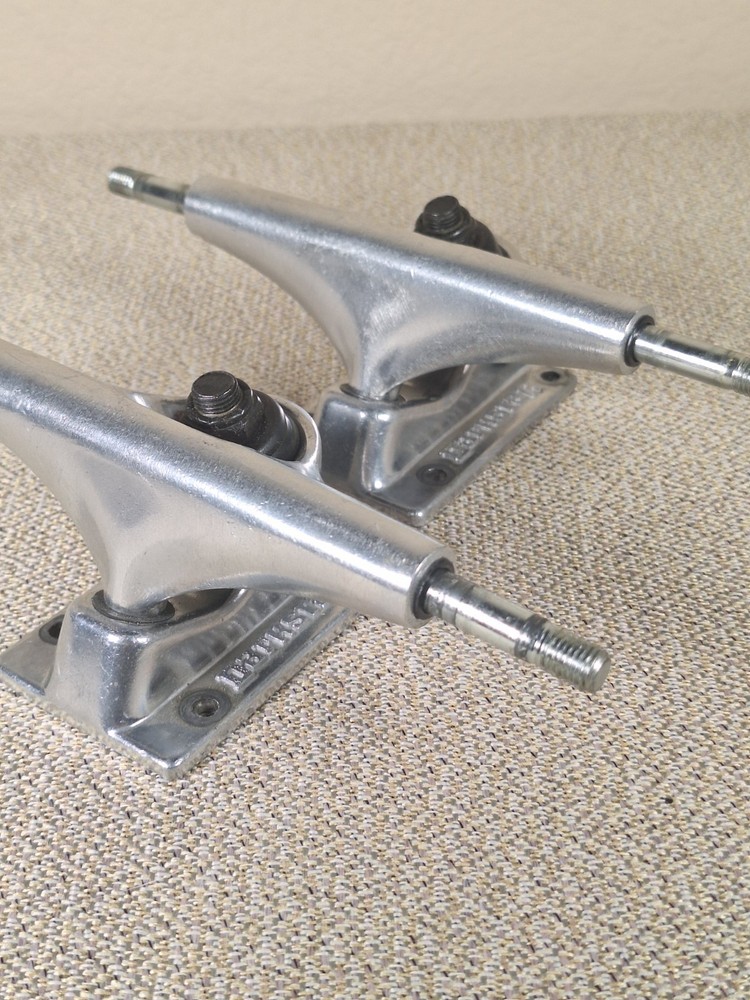 Darkstar Skateboard Trucks - Great Condition