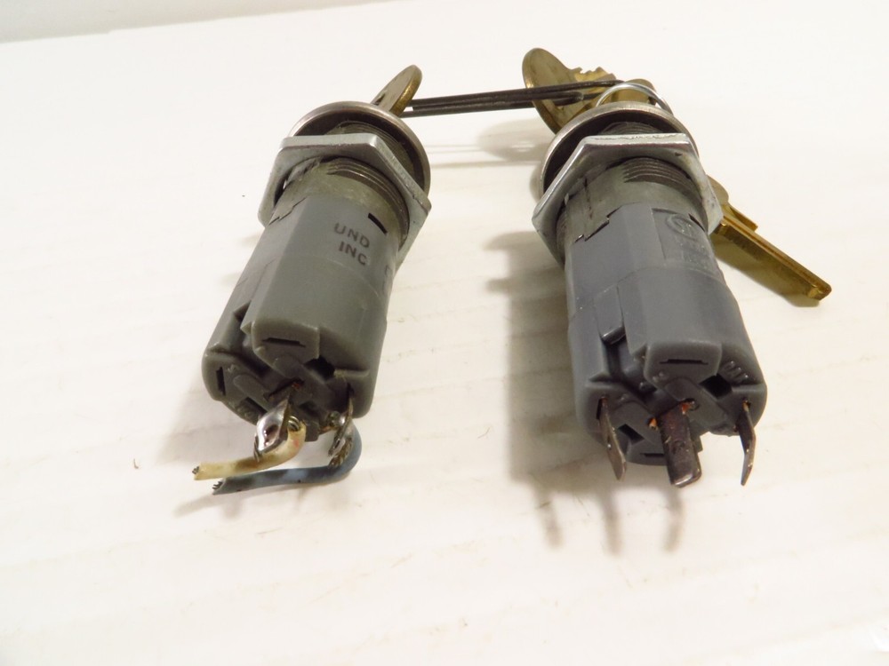 1 NOS Oak Electrical Key Lock Switch SPDT + 1 Used Bundle