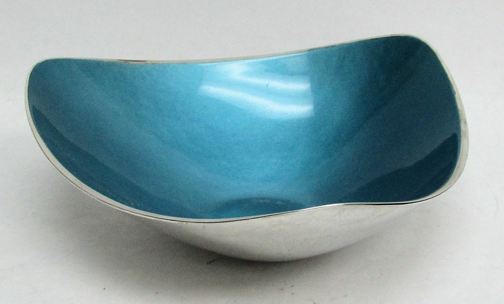 VINTAGE REED & BARTON SILVER PLATE BLUE ENAMEL 7" CANDY DISH