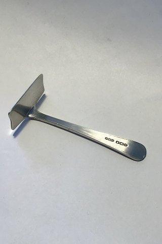 English Sterling Silver Pusher (Sheffield 1945)