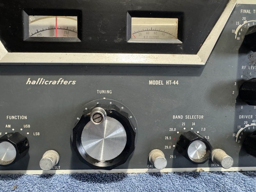 Hallicrafters HT-44 ( NO TESTED )