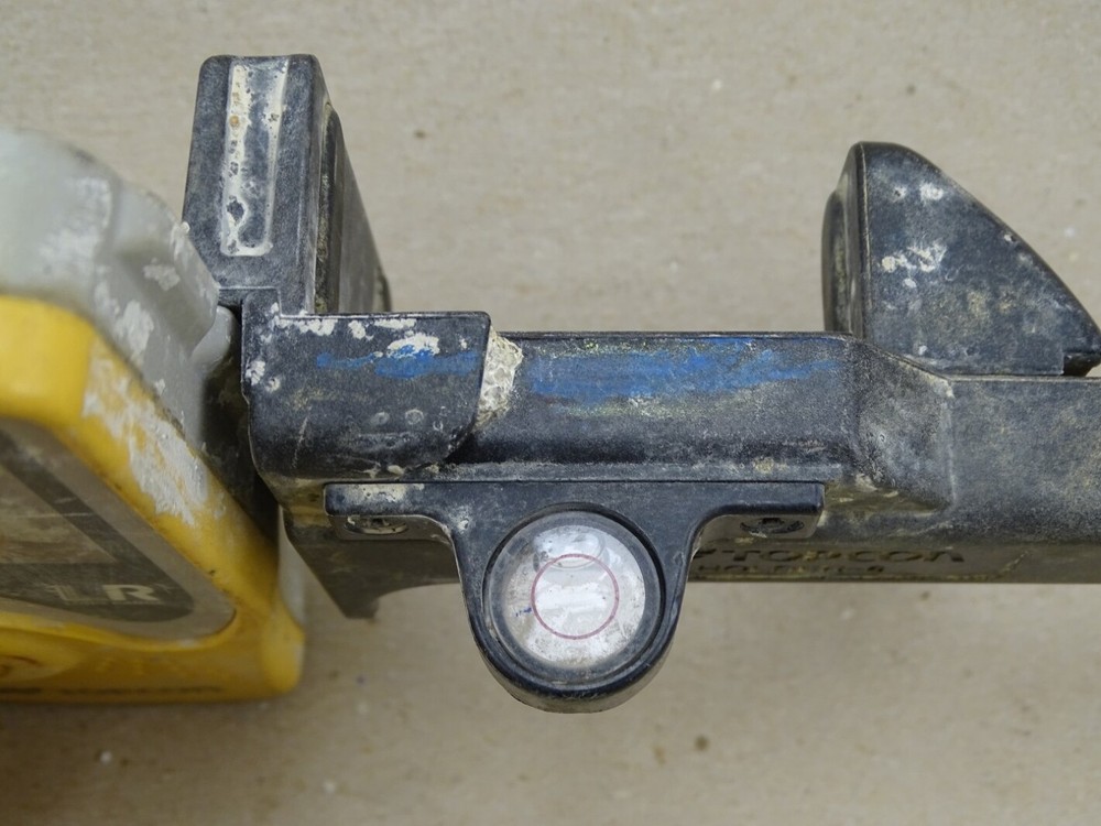 TopCon Long Range Laser Receiver Sensor w/ Clamp , LS-80L