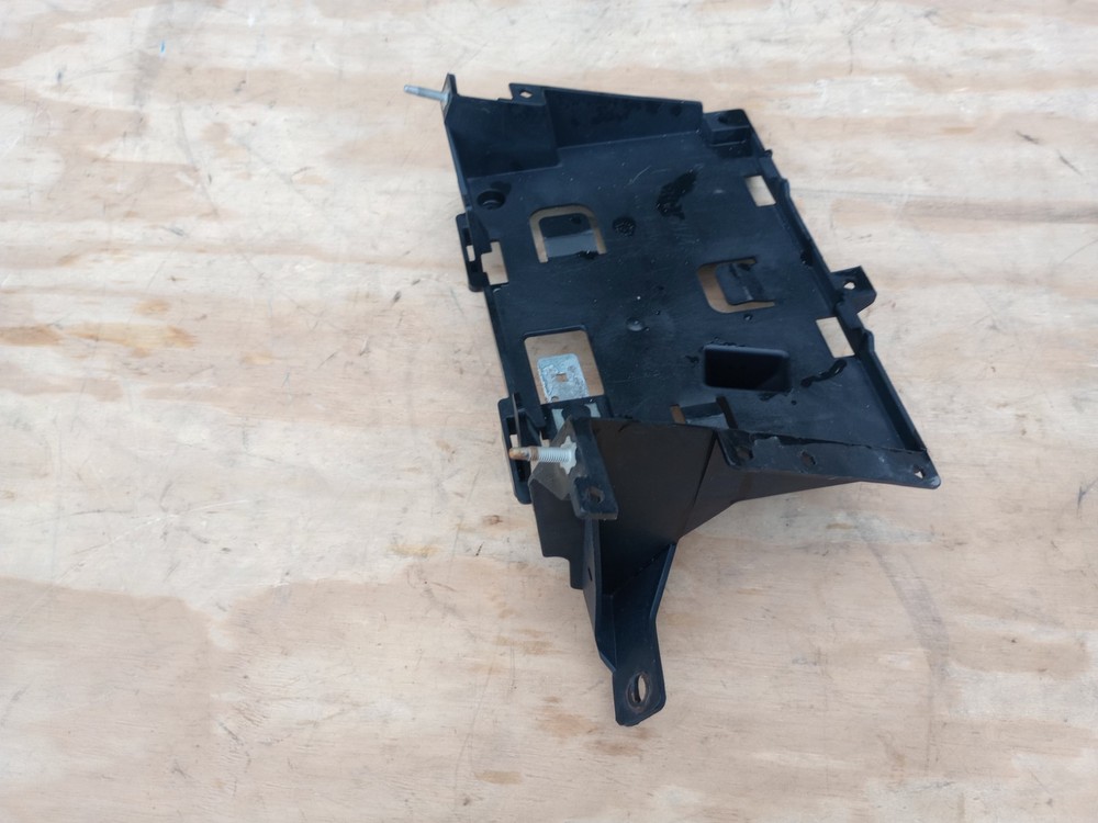 2013-2018 Cadillac ATS Engine Control Module (ECM) Bracket 84013974 OEM