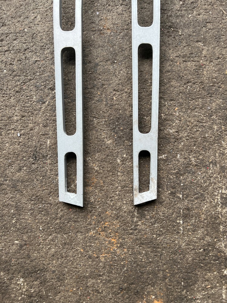 1995 Bayliner Capri 2050 LS Windshield Support Bar (PAIR)