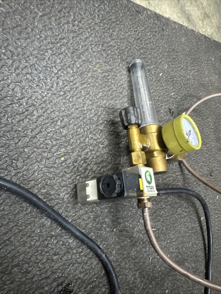 Titan Controls CO₂ Regulator - Compatible with Titan Controls CO₂ Controllers