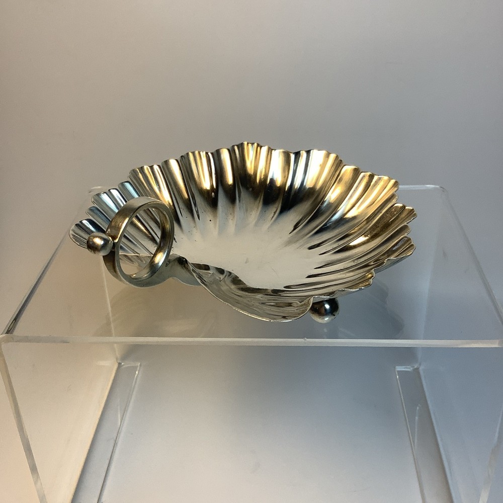 Solid Hallmarked Silver Shell Dish 68.61 grams Sheffield Assay 1900 Mappin Webb