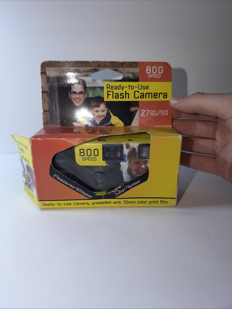 Single Use Flash Camera 800 Speed 27 Exp.