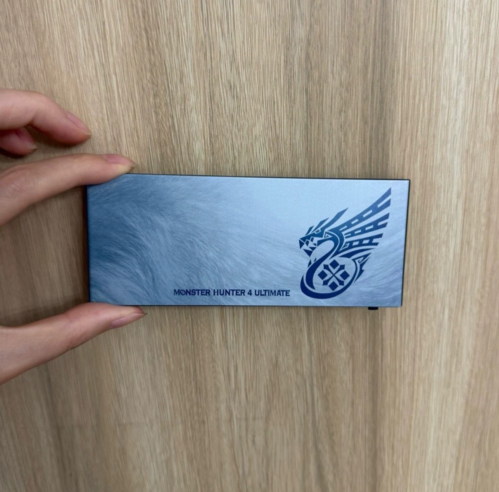 Monster Hunter 4 Ultimate Replacement Shell -Themed Emblems for Nintendo New 3DS