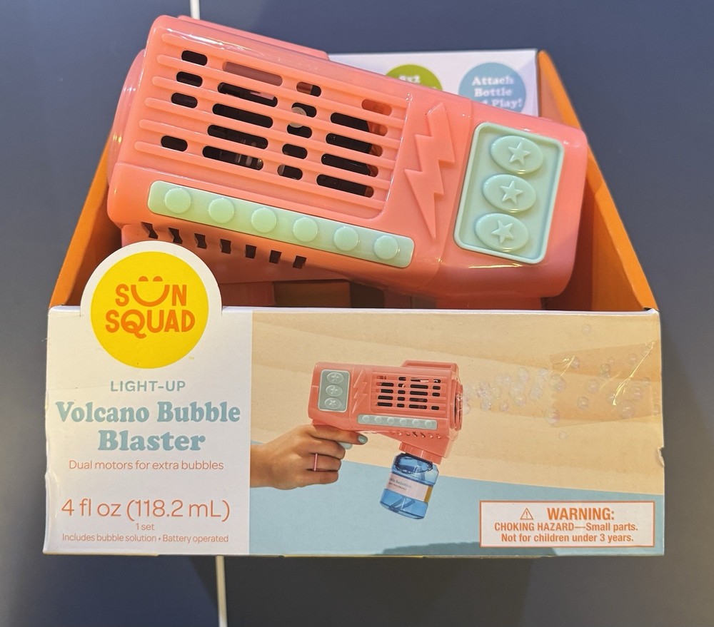 Sun Squad Light Up Volcano Bubble Blaster With 8x2 Rotating Bubble Wands
