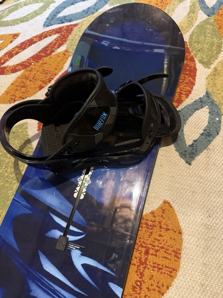Burton Clash Snowboard With Freestyle Bindings