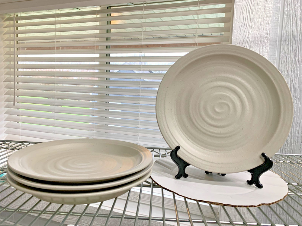 Pottery Barn Larkin Stoneware Dinner Plates Shell White S/4 #A173A