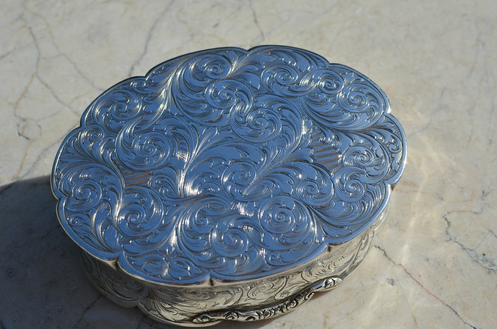 MASSIVE STERLING SILVER SNUFF BOX, RARE SOLID SILVER BOX, MUST SEE !!