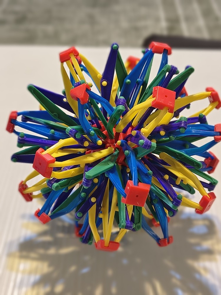 Hoberman Expanding Mini Sphere Toy