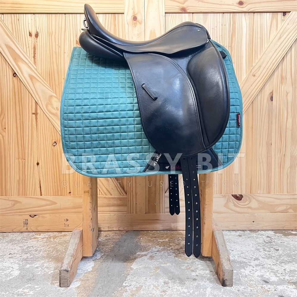 18" County Connection Dressage Saddle