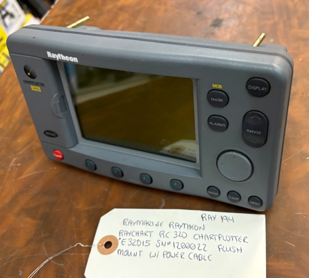 RAYMARINE/RAYTHEON RAYCHART RC320 CHARTPLOTTER #E32015 SN#1200022 FLUSH MOUNT...