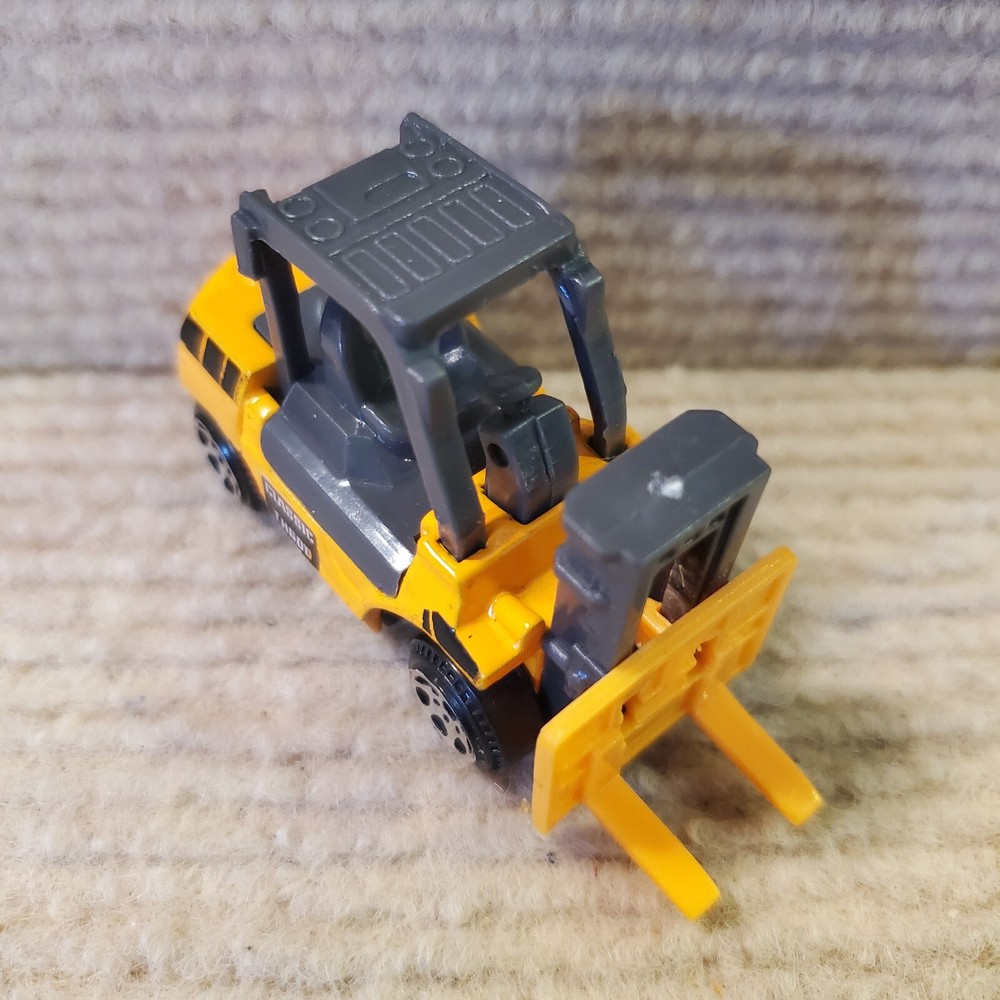 Construction Vehicle. Forklift. Loose.
