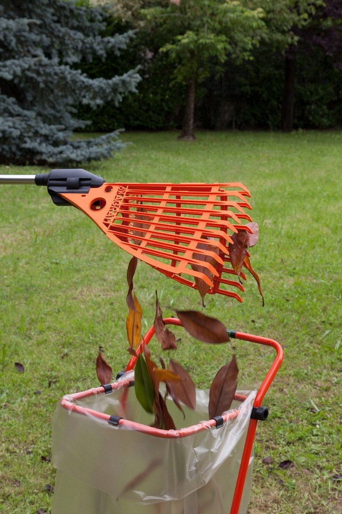 Agrati Magic Fly Leaf Rake / Lawn Rake - Detachable Handle