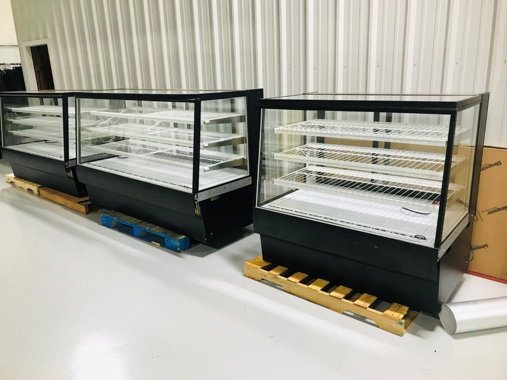Federal Refrigerated Bakery Display Case