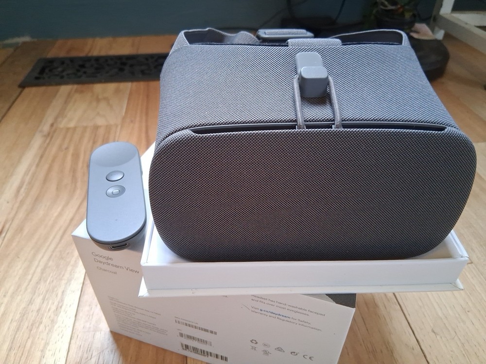 Google Daydream View VR Headset - Charcoal