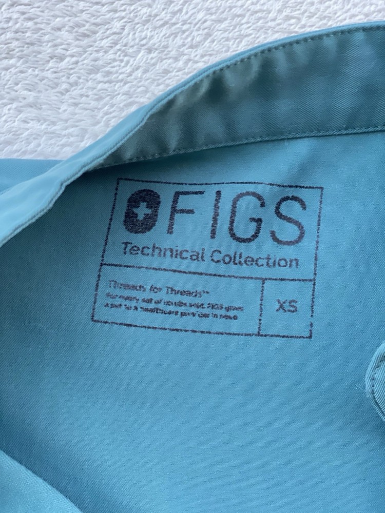 Women’s FIGS Technical Collection Top + Bottom Extra Small Teal Pockets
