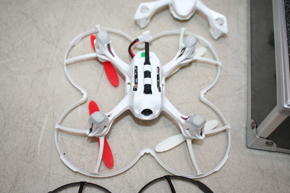 Hubsan H107D FPV X4 Mini RTF Quadcopter Drone with Extra Powers on -Untested