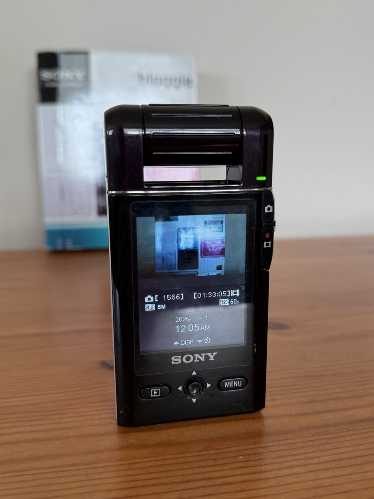 Sony HD Bloggie MHS-PM5 Handheld Video Camcorder - Working