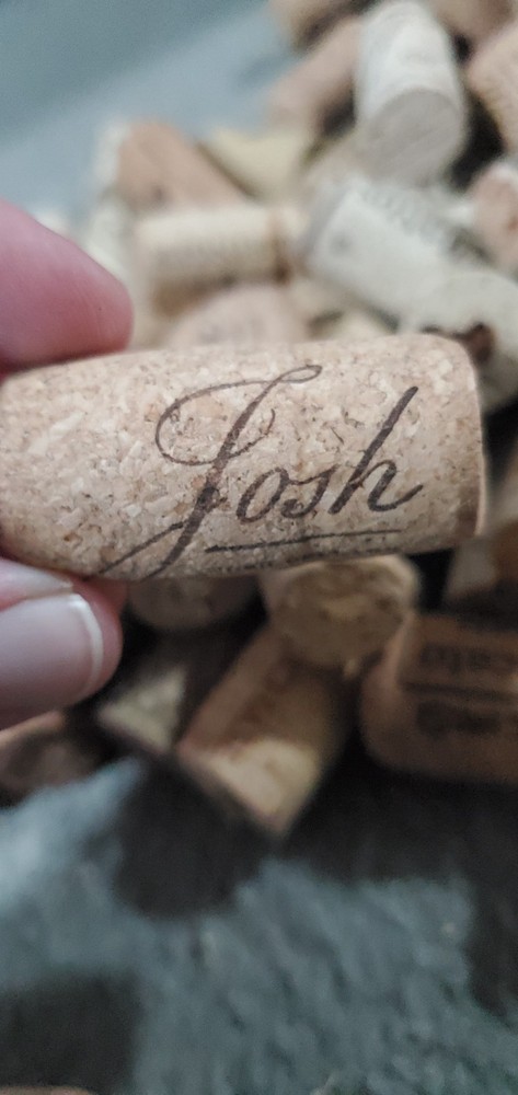 wine bottle corks, Aprox 276 Pcs. Assorted Styles, Names