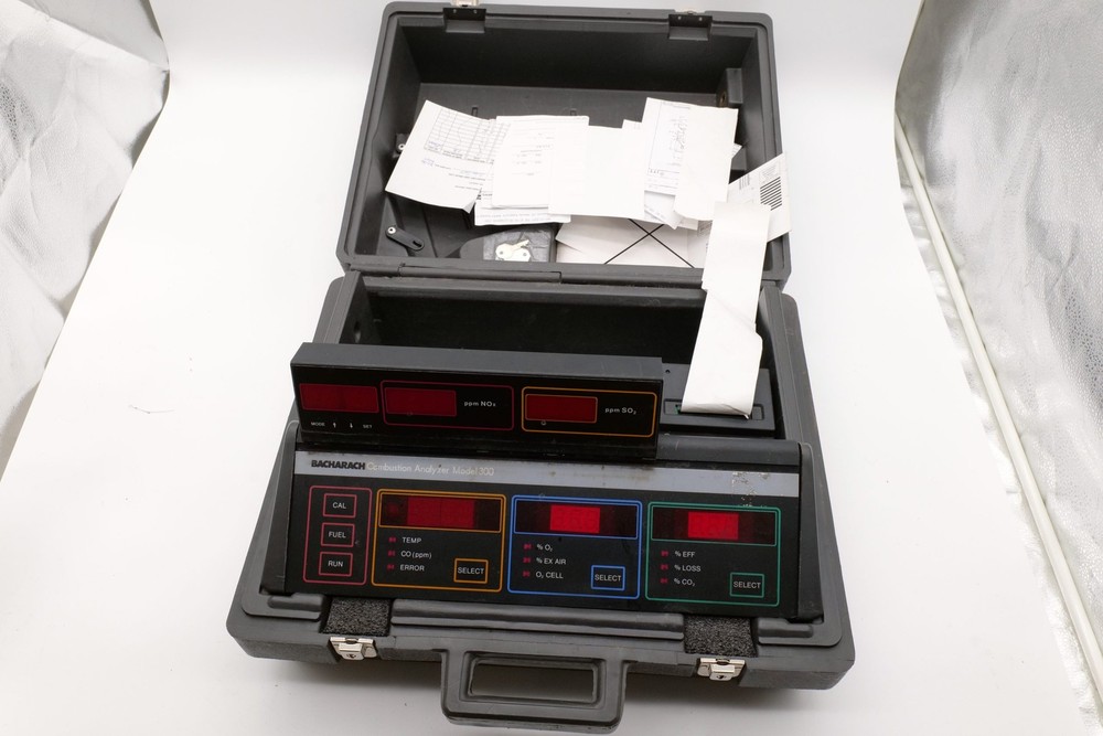 Bacharach Combustion Analyzer Model 300 – NOx & SO2 – For Parts / Not Working...